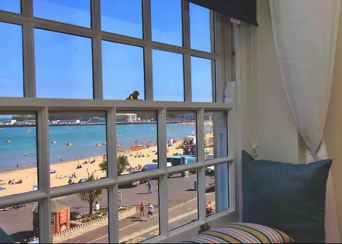 Sandpearl Beachfront Apartment
