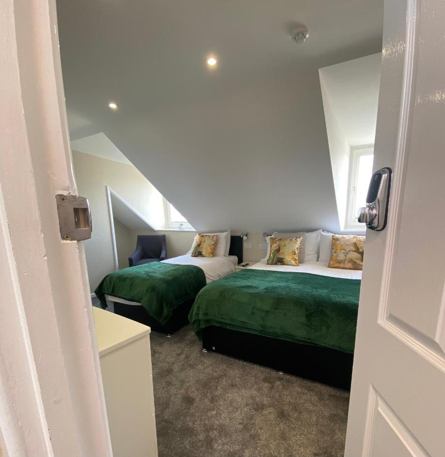 St John's 4*