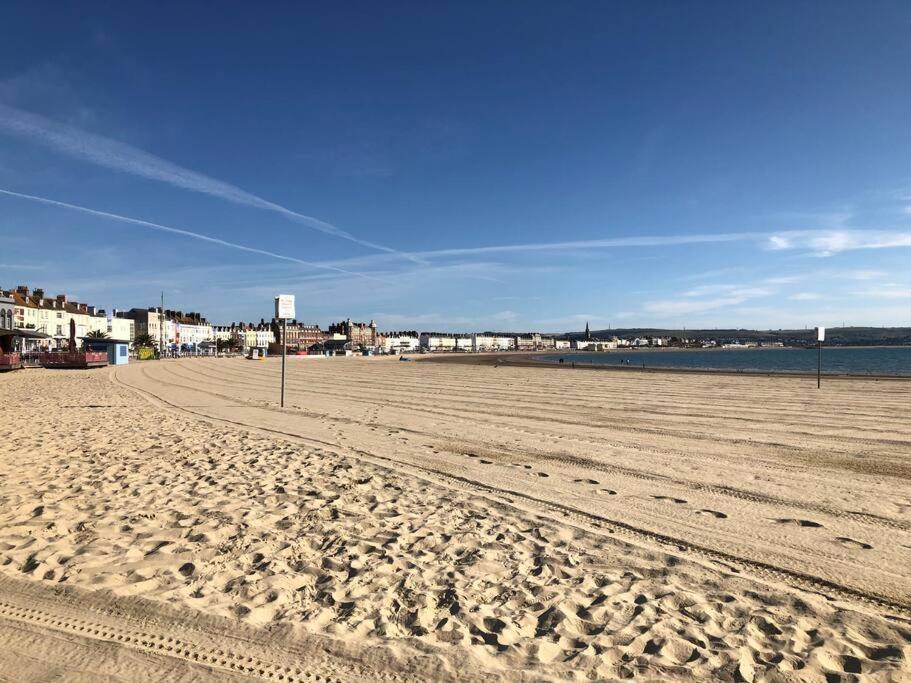 Sandpearl Beachfront * Weymouth