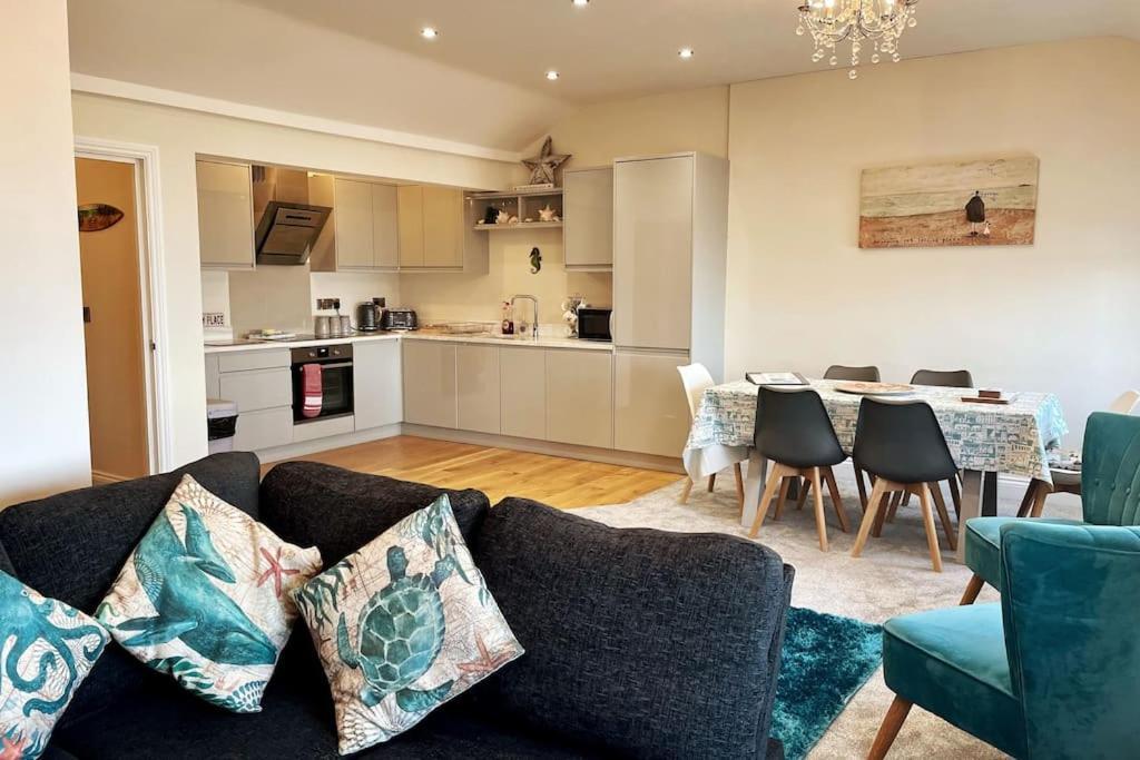 Sandpearl Beachfront * Weymouth