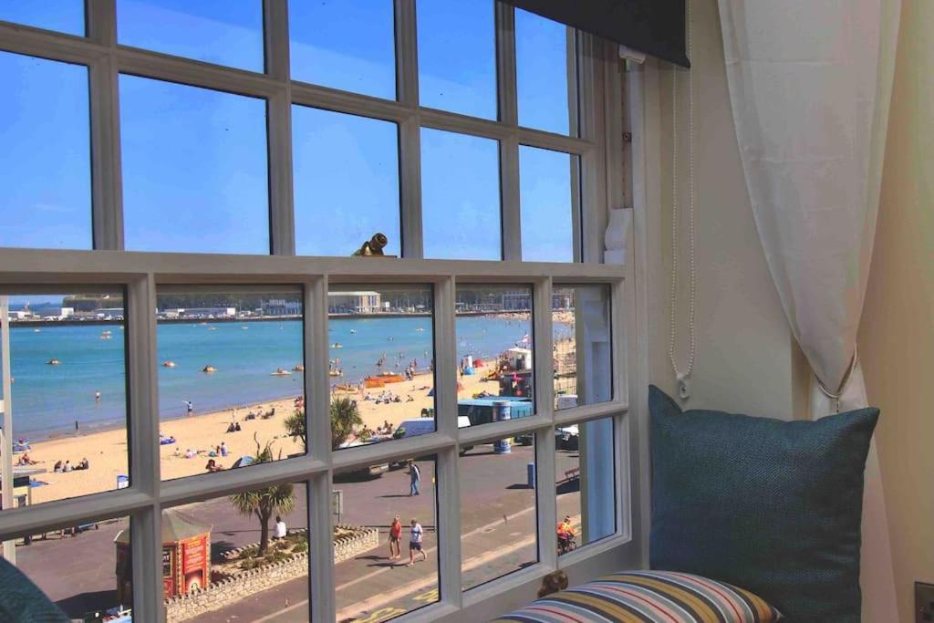 Sandpearl Beachfront Apartment *