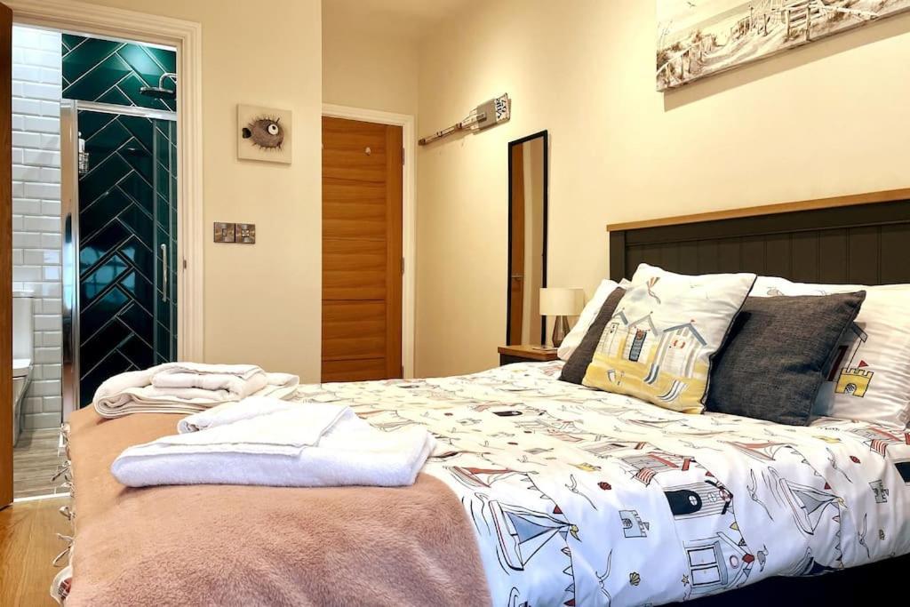 Sandpearl Beachfront * Weymouth
