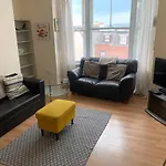 Amazing Sea Views ,Brilliant Location Apartment