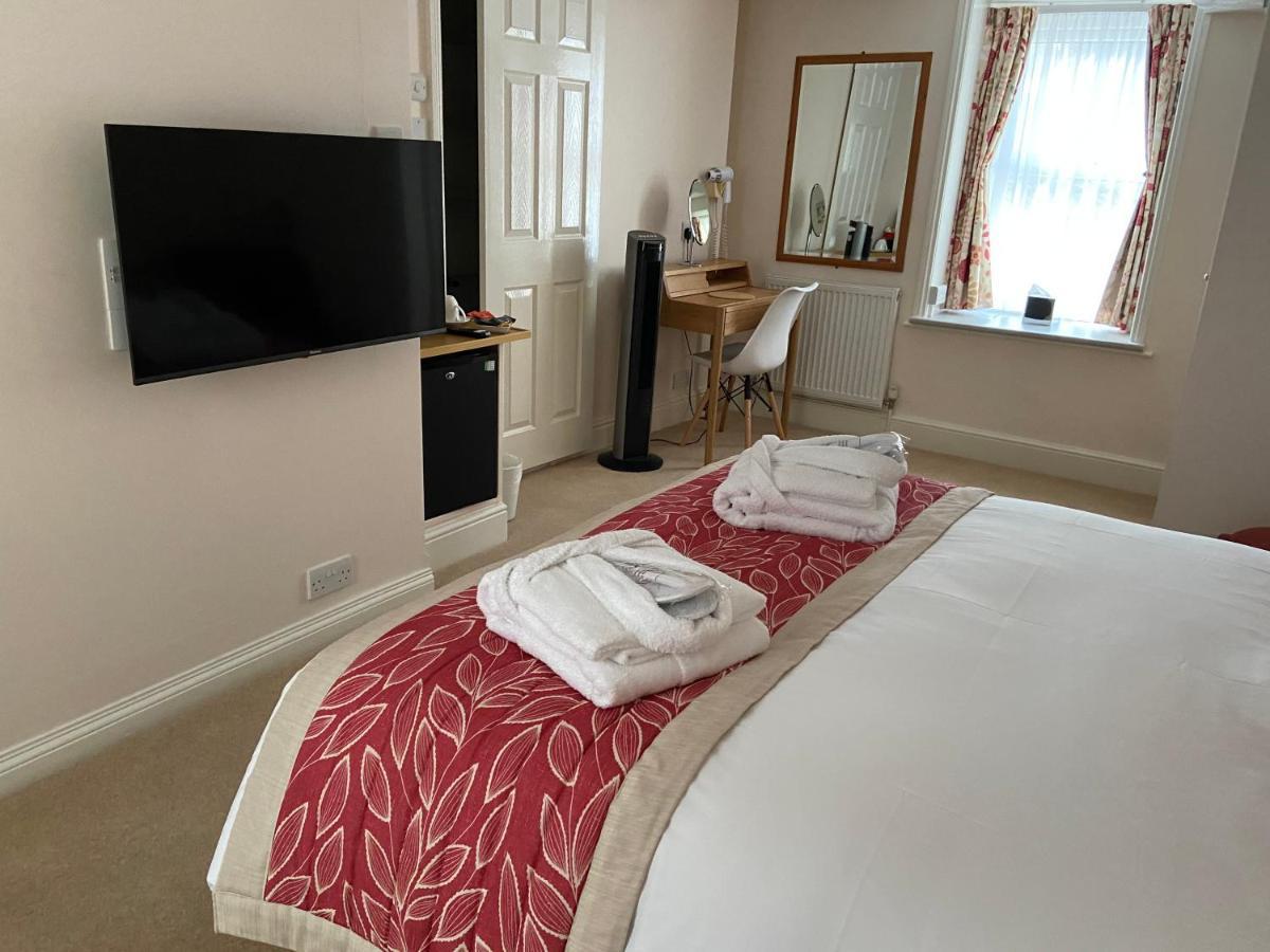 The Clarence 4*