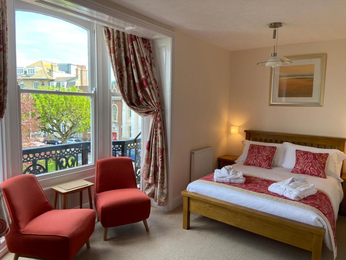 The Clarence 4*