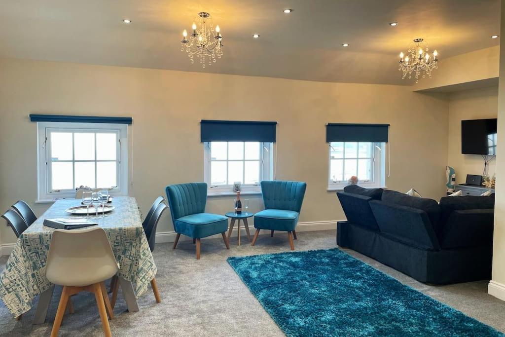 Apartment Sandpearl Beachfront Weymouth