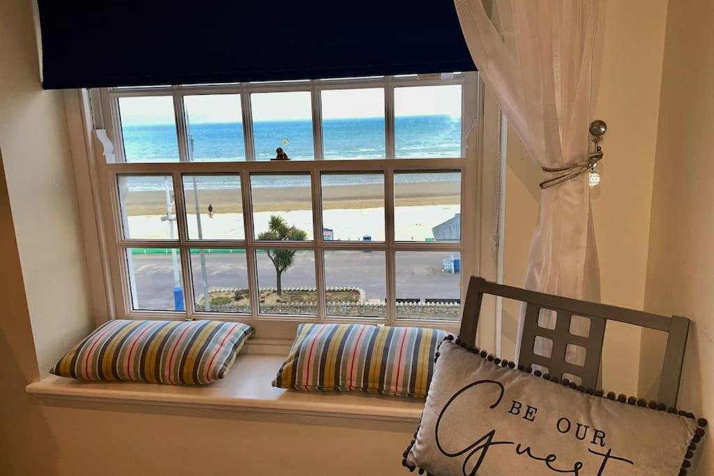 Sandpearl Beachfront Apartment