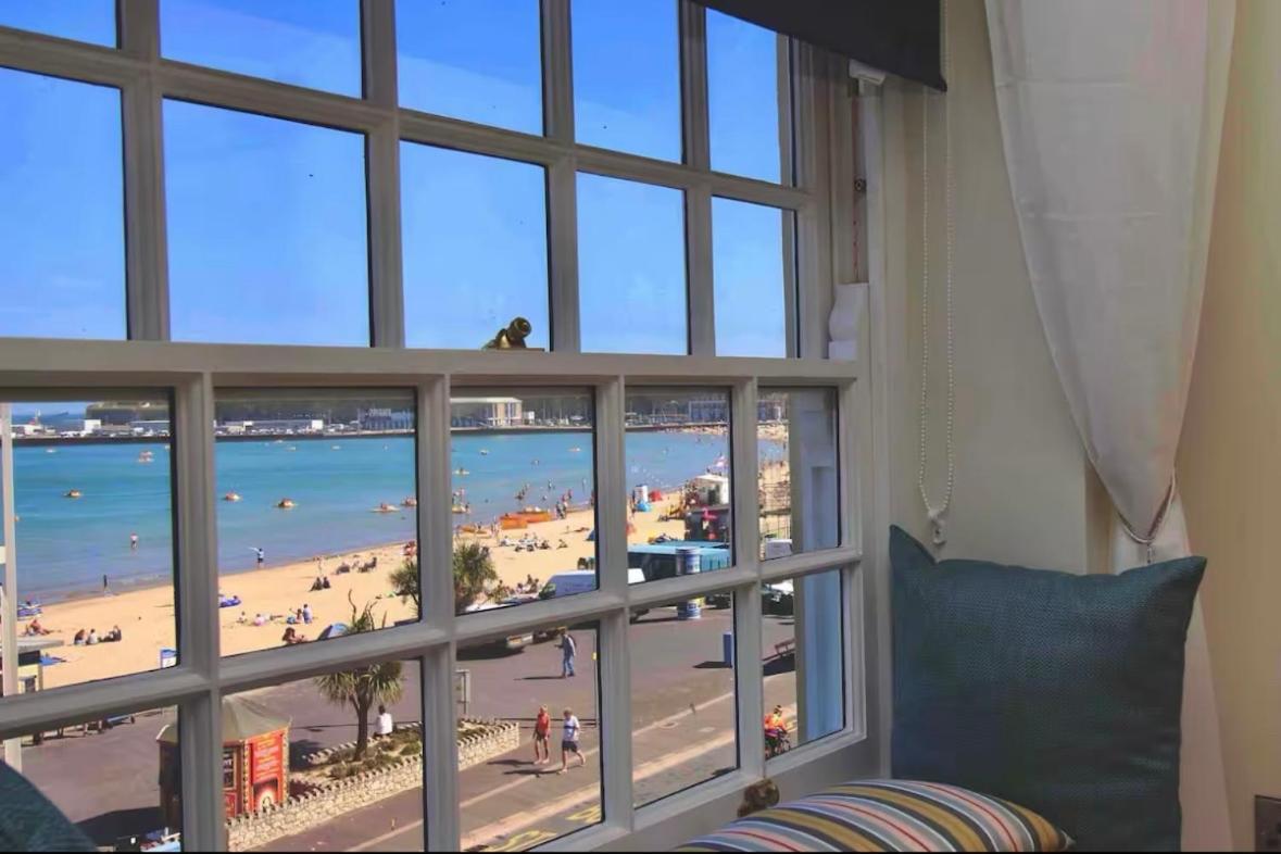 Apartment Sandpearl Beachfront
