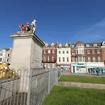 The Kings Statue