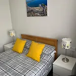 Hudsons Guest House - Adults Only