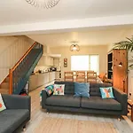 Globe Cottage