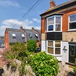Sunnyside - Stylish Dog Friendly Harbour Views