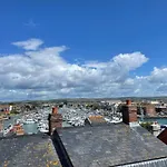 Sunnyside - Stylish Dog Friendly Harbour Views