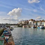 Beachside Gallery Flat Weymouth