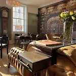 Chapter 1 Hotels