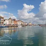 Harbour Edge