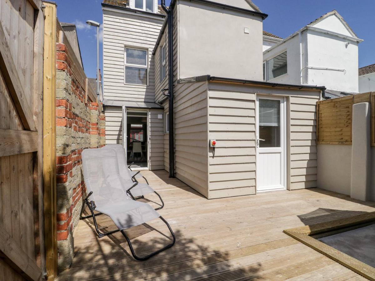 15 Hardwick Street *