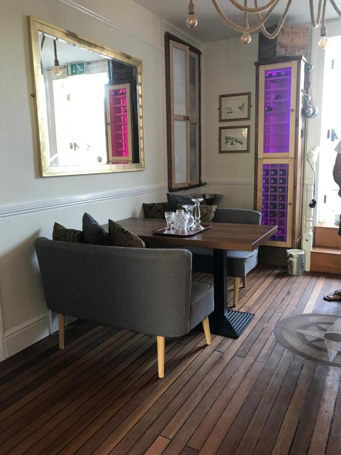 The Chatsworth 2* Weymouth