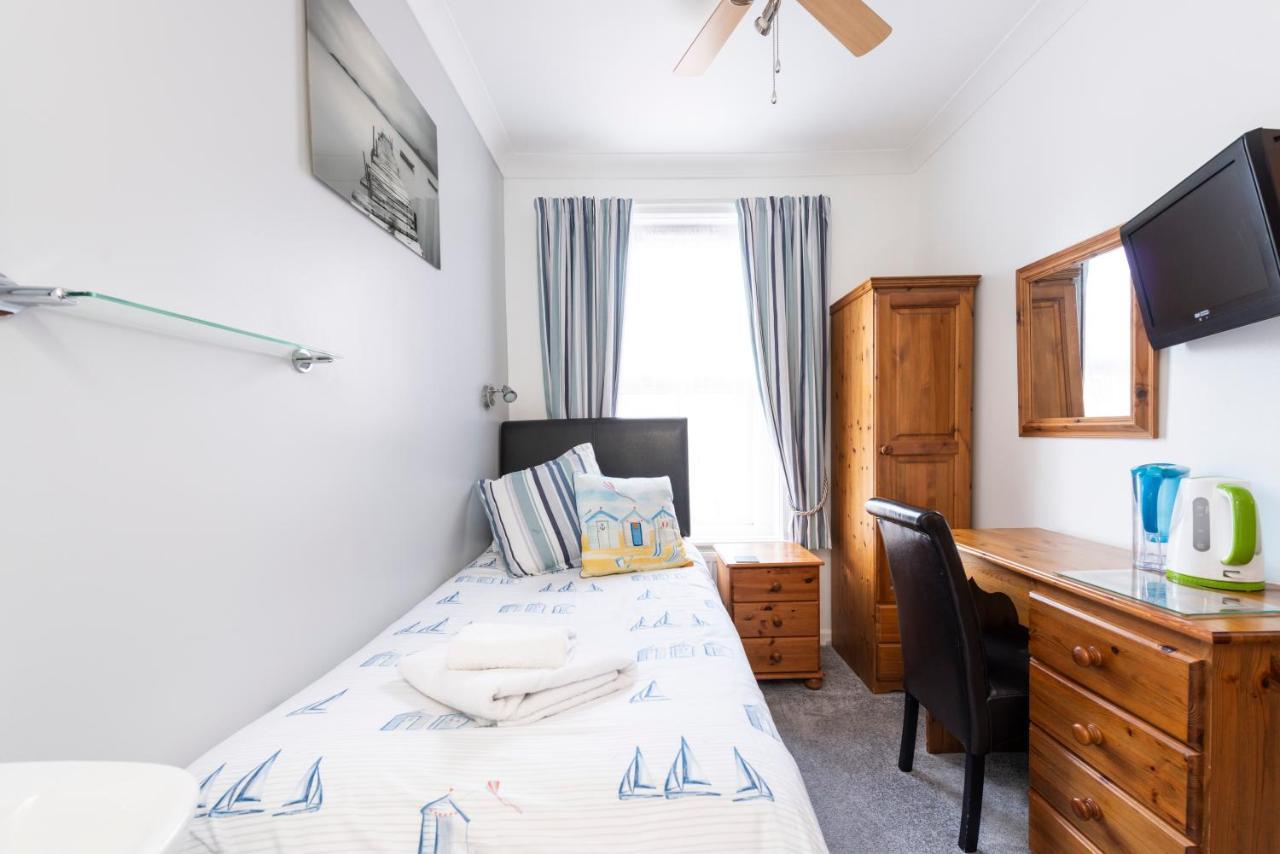 The Pebbles - Adults Only 4* Weymouth