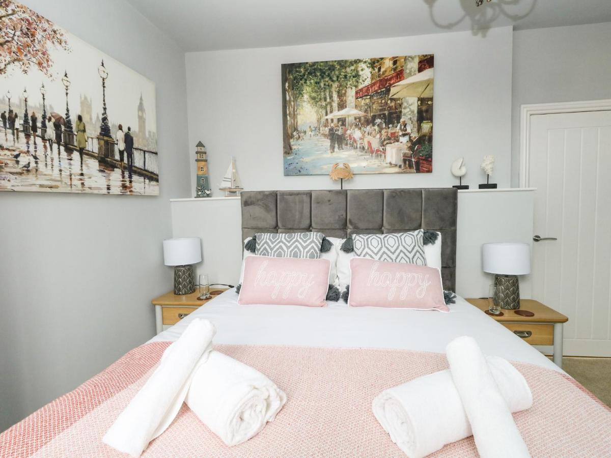 The Kings Statue Apartment *