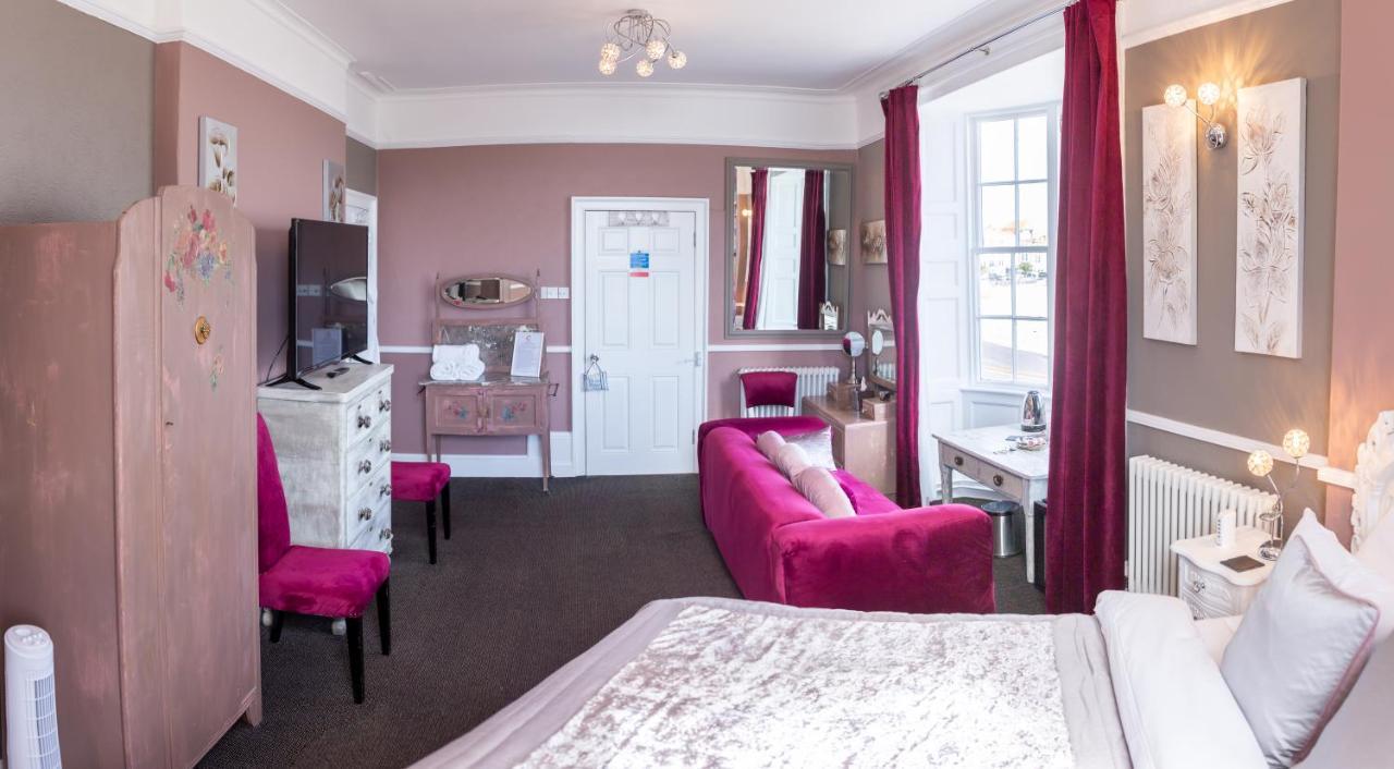 The Roundhouse Guest house 4*