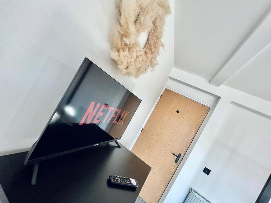 2 Bed Harbourside Penthouse With Hot Tub & Stunning Roof Terrace