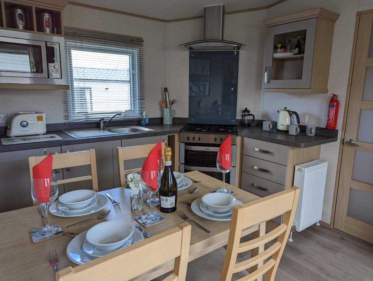 Peaceful Homely Caravan In Lovely Cul De Sac 1 Dog Welcome On Request Littlesea Haven Weymouth Holiday park Wyke Regis
