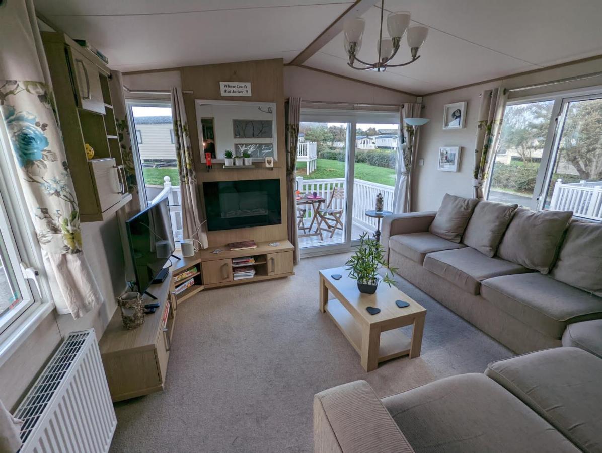 Peaceful Homely Caravan In Lovely Cul De Sac 1 Dog Welcome On Request Littlesea Haven Weymouth Holiday park