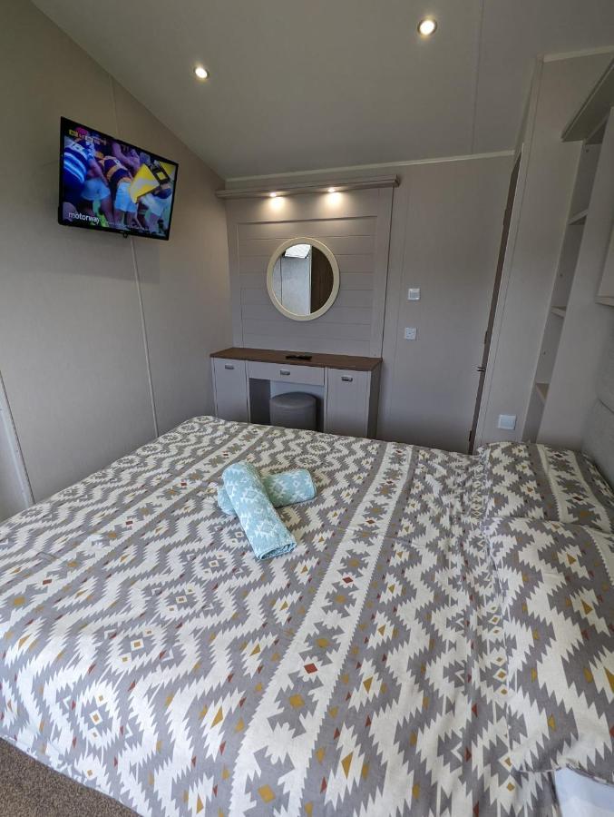Holiday park Location Location Beautiful Modern Frontline Caravan Haven Littlesea *