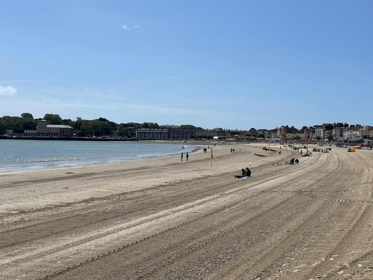 Apartment Stones Throw Weymouth