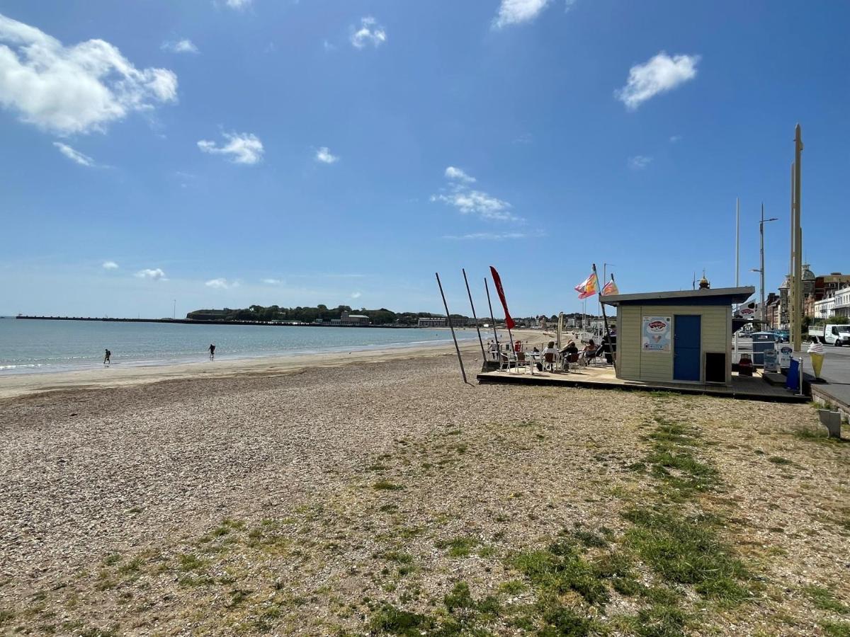 Stones Throw Apartment Weymouth