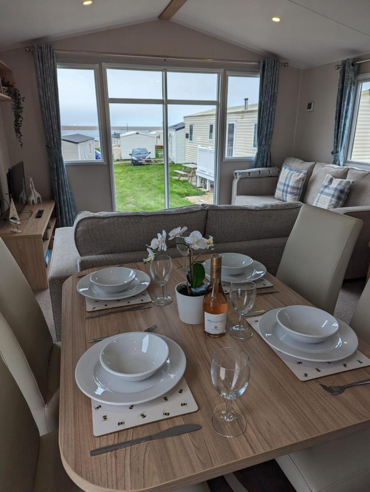 Stylish Modern Bright Caravan With Views Sleeps 6 Littlesea Haven Weymouth * Wyke Regis