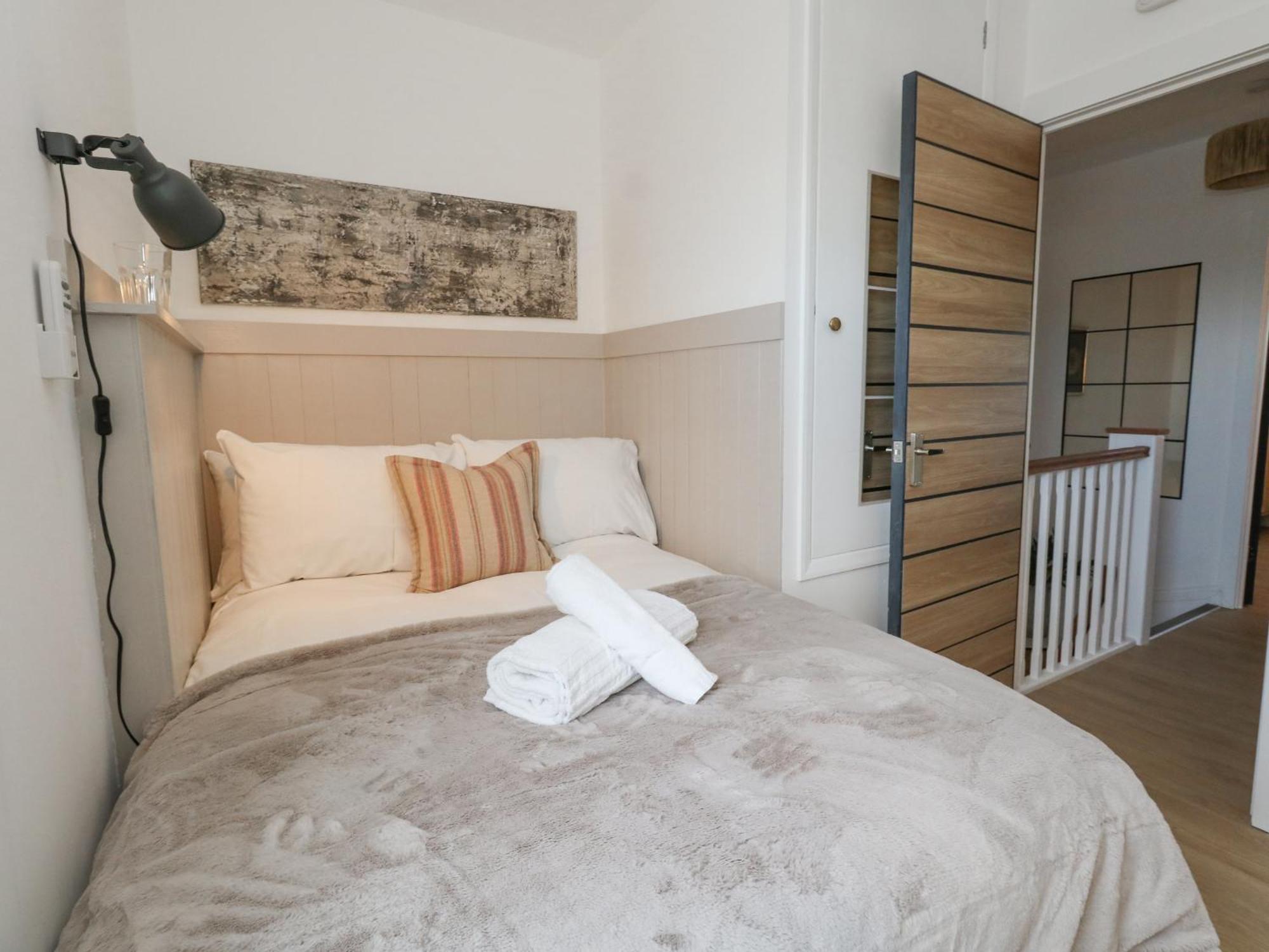 The Nightingale * Weymouth