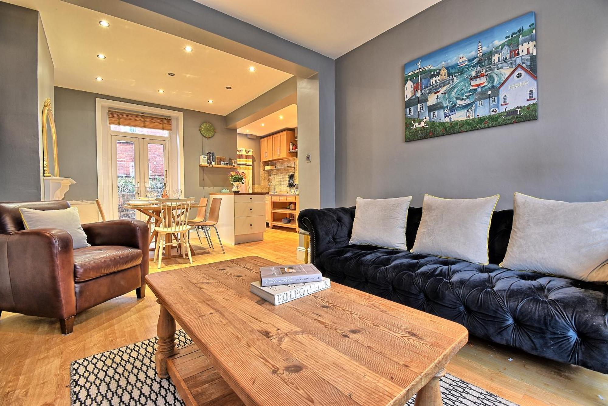 Holiday home Sunnyside - Stylish Dog Friendly Harbour Views