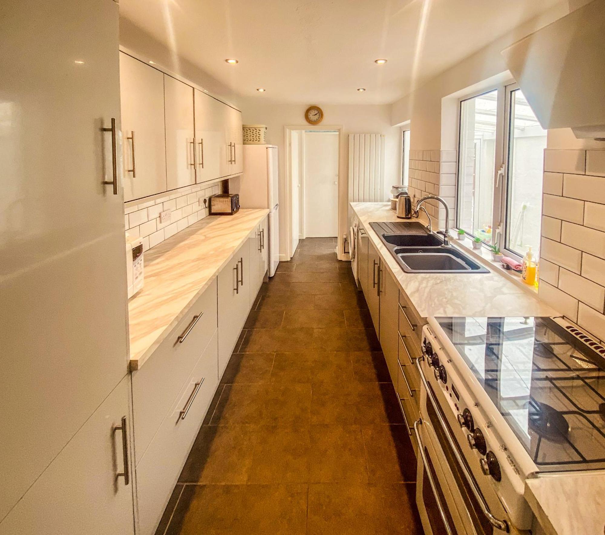 Bright 3br House Near Harbour Weymouth