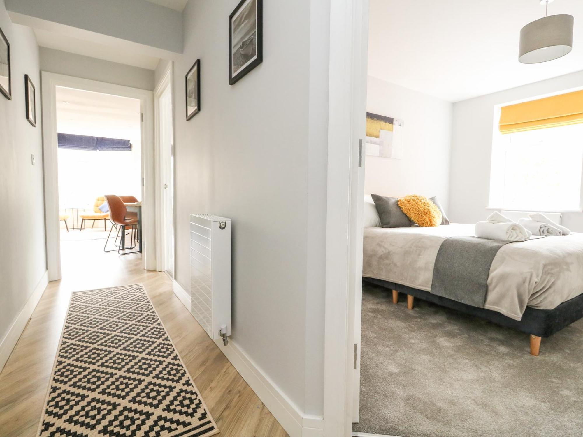 Flat 6, Thornlow Heights *