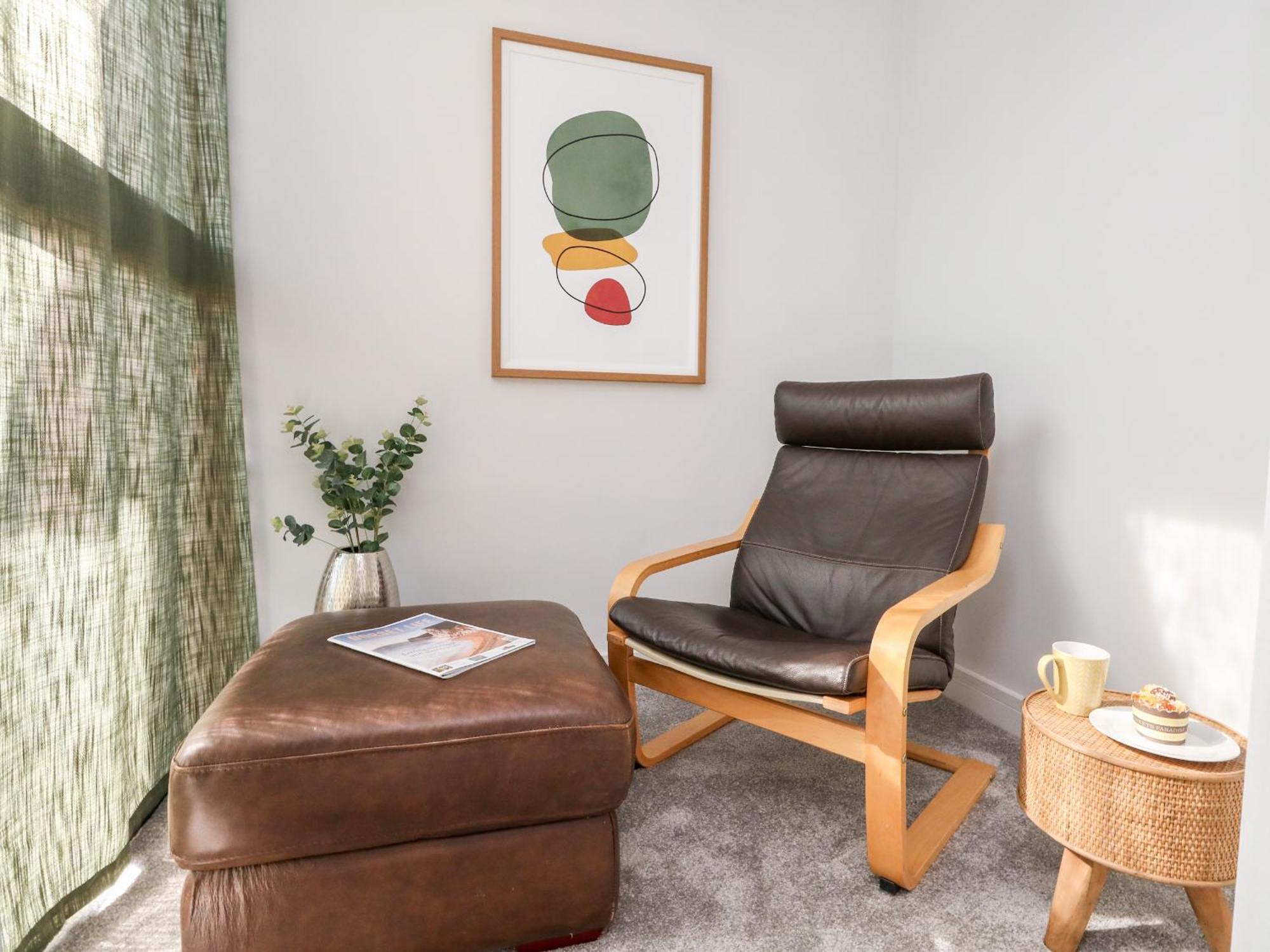 Flat 6, Thornlow Heights *