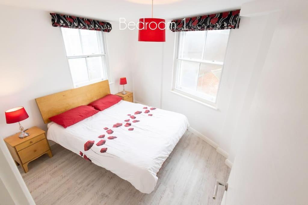 Beachside Gallery Flat Apartment