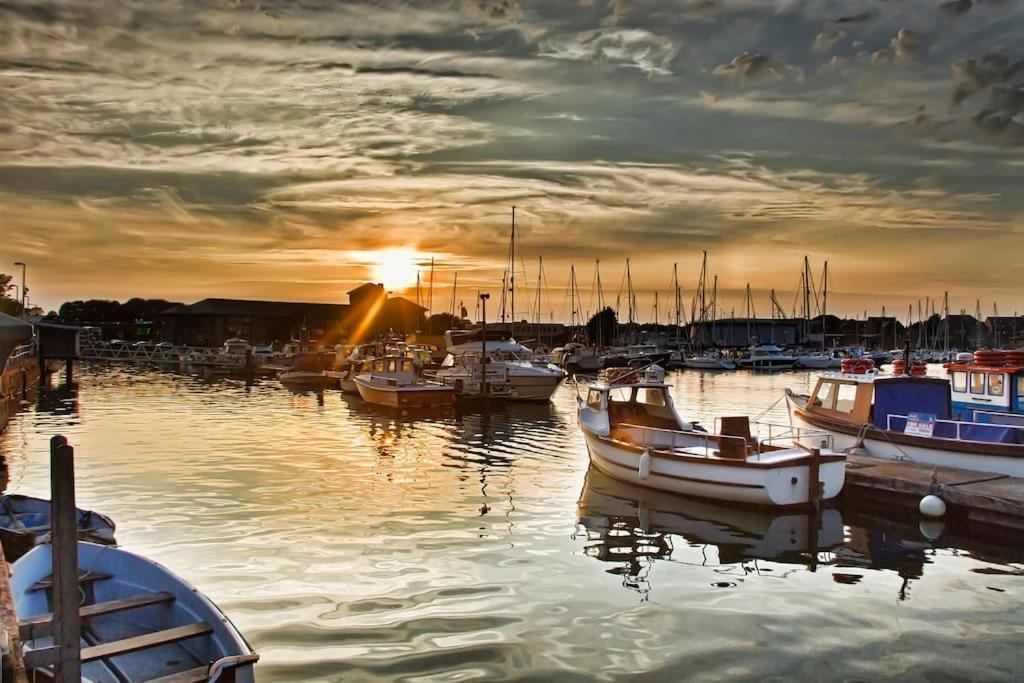 Beachside Gallery Flat Apartment Weymouth