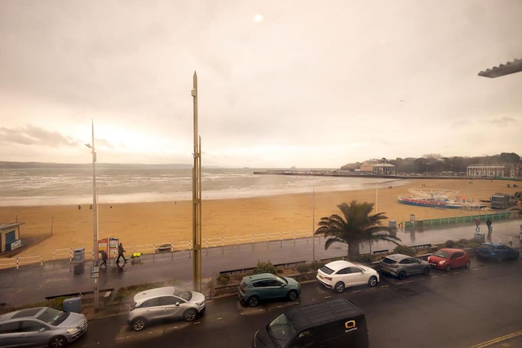 Beachside Gallery Flat
