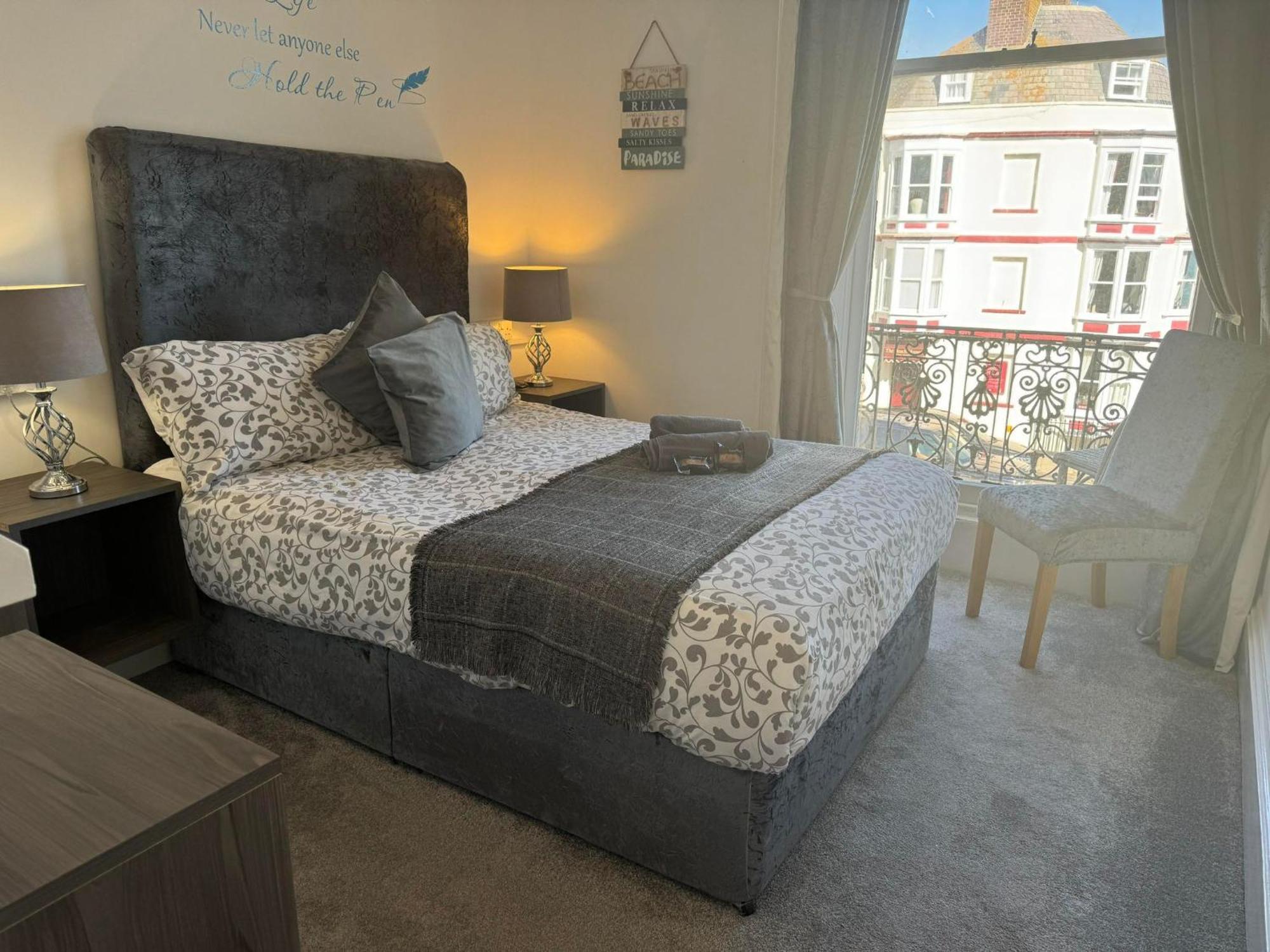 The Jubilee East - With Facilities & Smokehouse - Newly Refurbished Facilities Hotel Weymouth