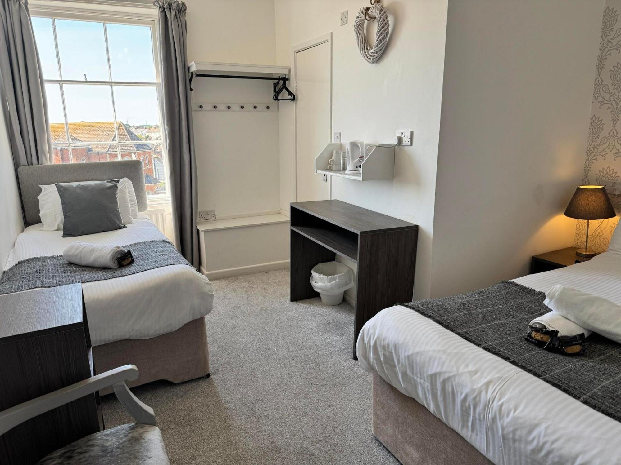 The Jubilee West- With Facilities & Smokehouse - Newly Refurbished Facilities Hotel