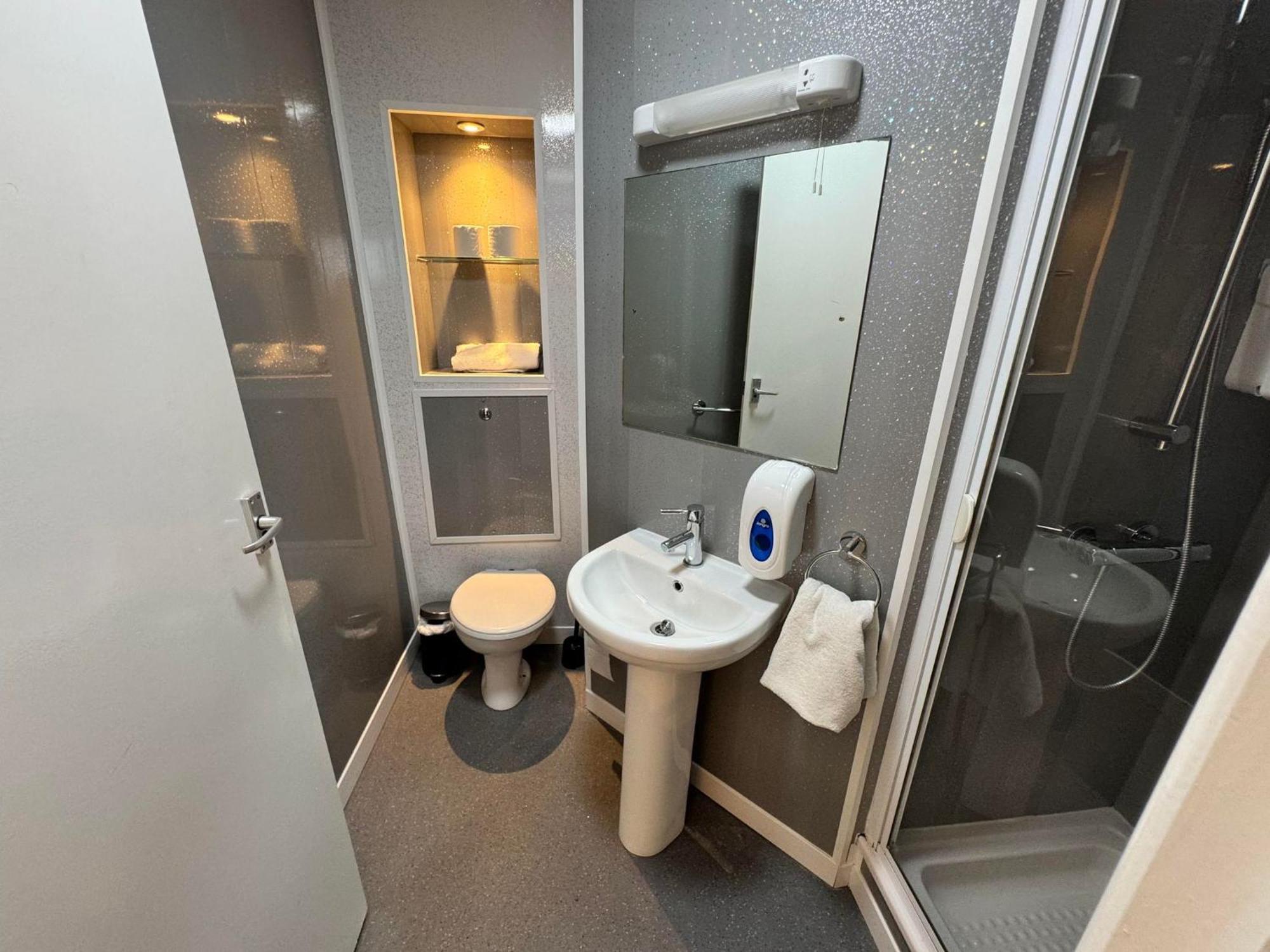 Hotel The Jubilee West- With Facilities & Smokehouse - Newly Refurbished Facilities