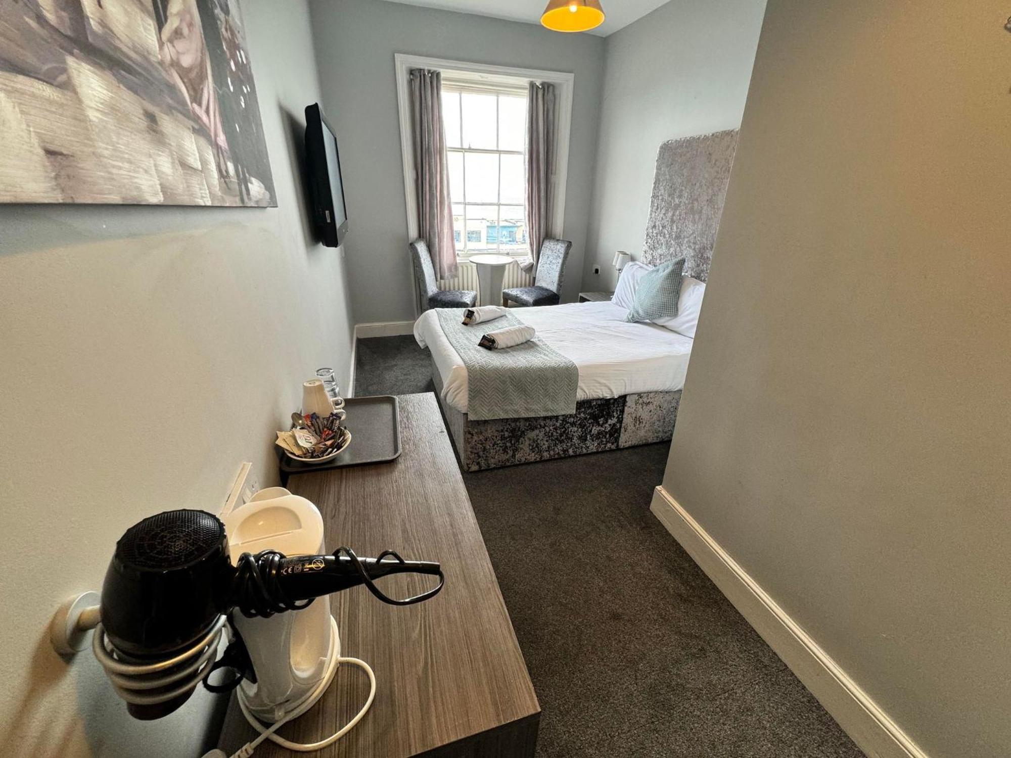 The Jubilee West- With Facilities & Smokehouse - Newly Refurbished Facilities