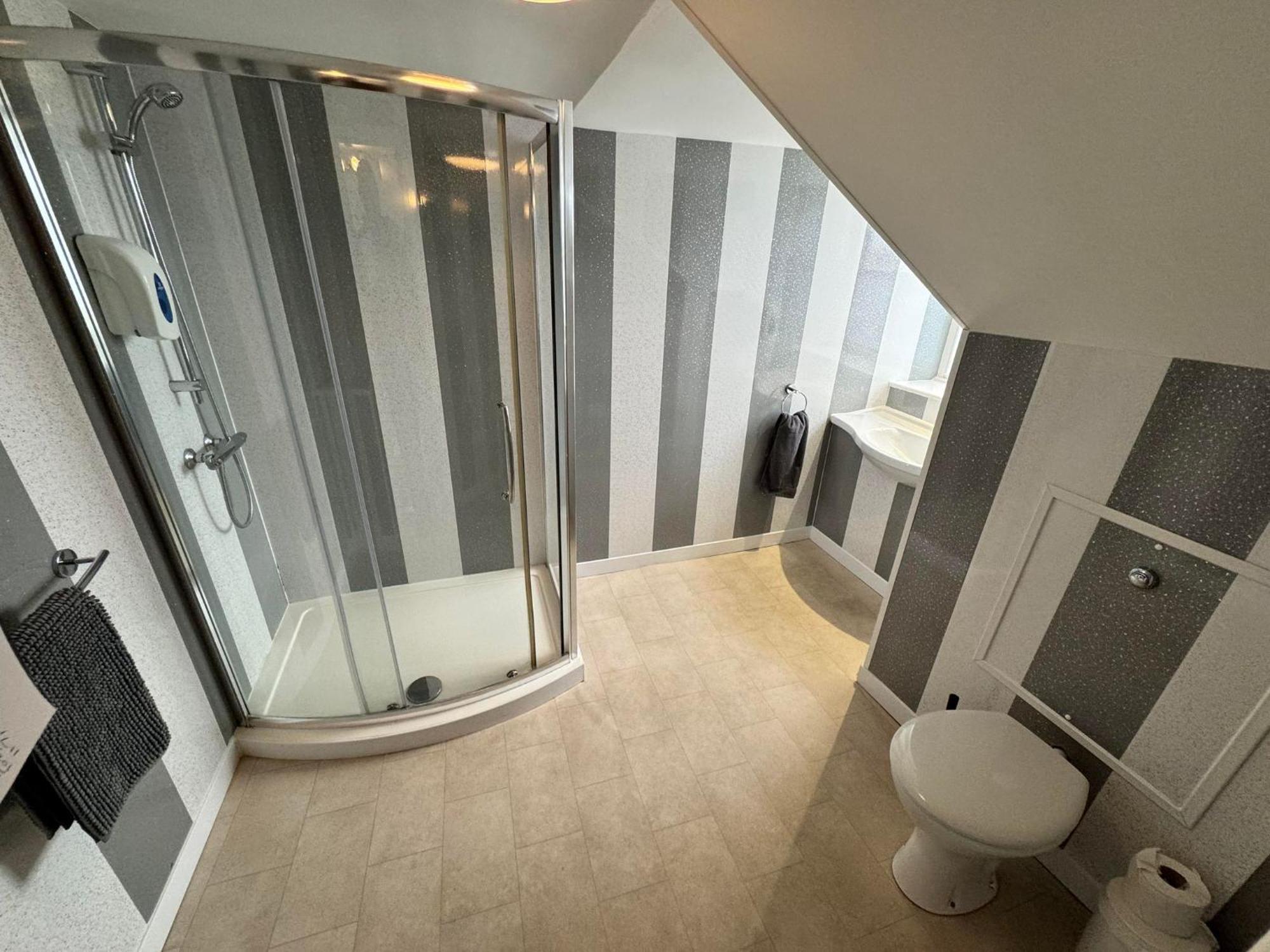 The Jubilee West- With Facilities & Smokehouse - Newly Refurbished Facilities Weymouth