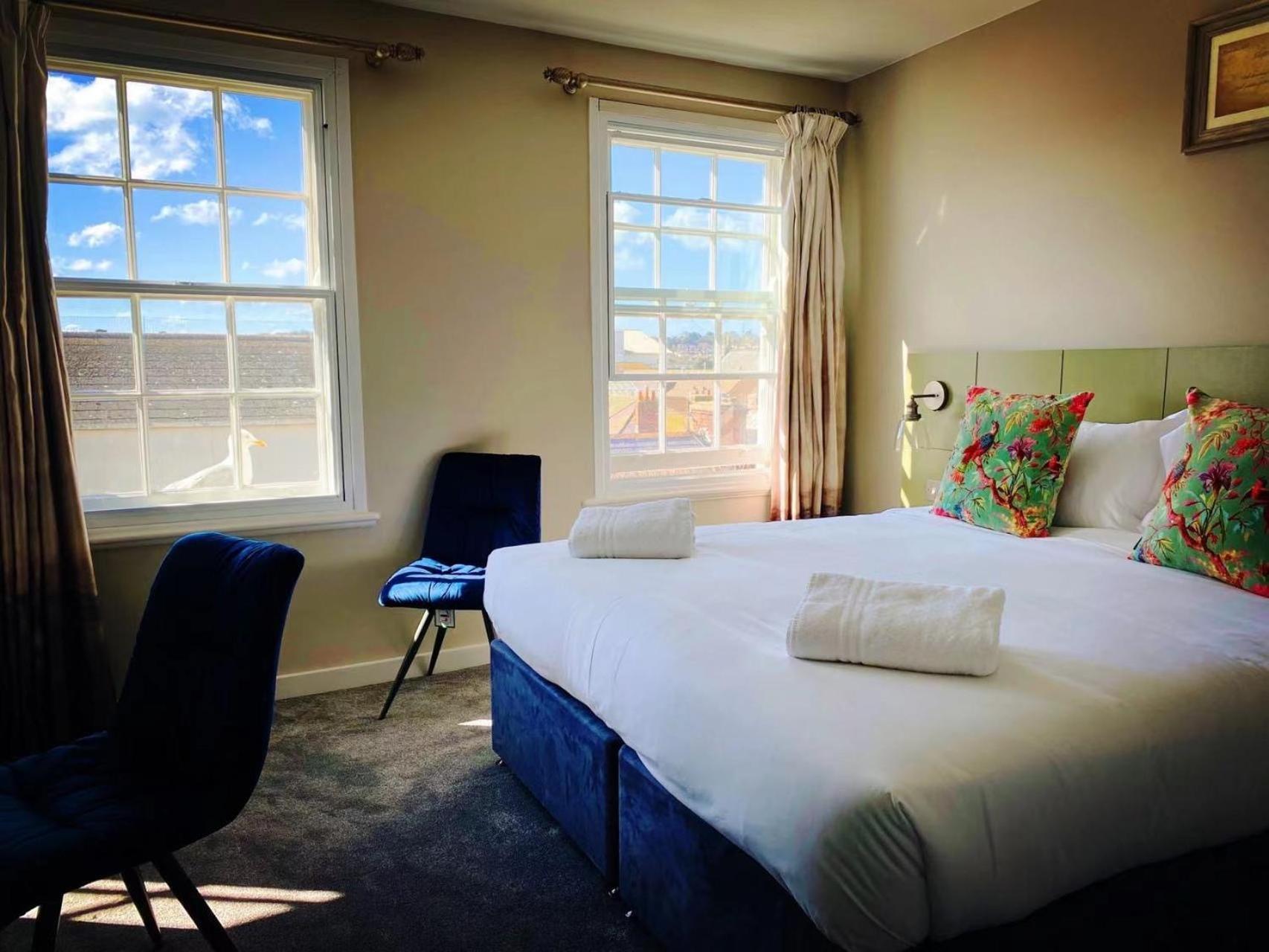 Chapter 1 Hotel Weymouth