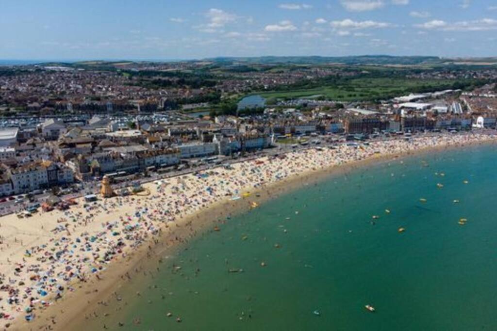 Pebbles Family Friendly 2 Mins From Holiday home