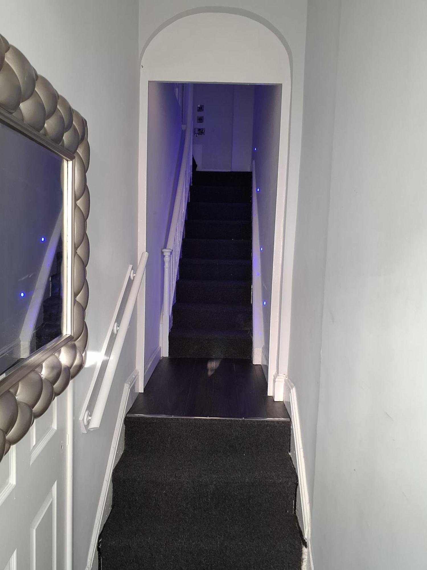 Casa De Niveles Near Local Comfort * Weymouth