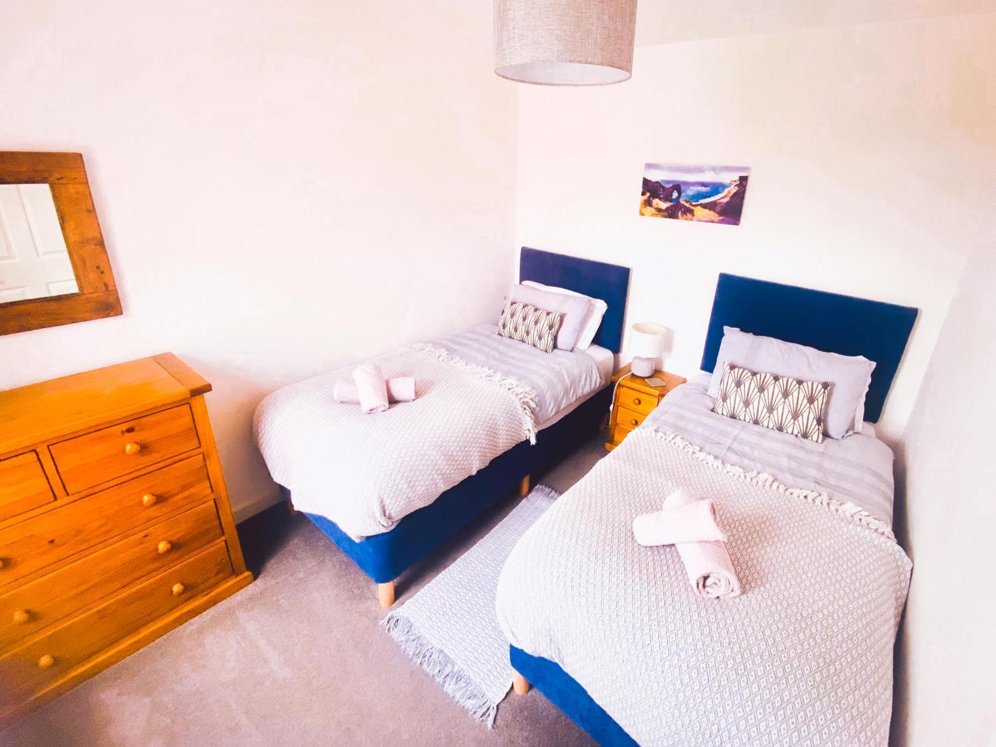 Bright 3br House Near Harbour Weymouth
