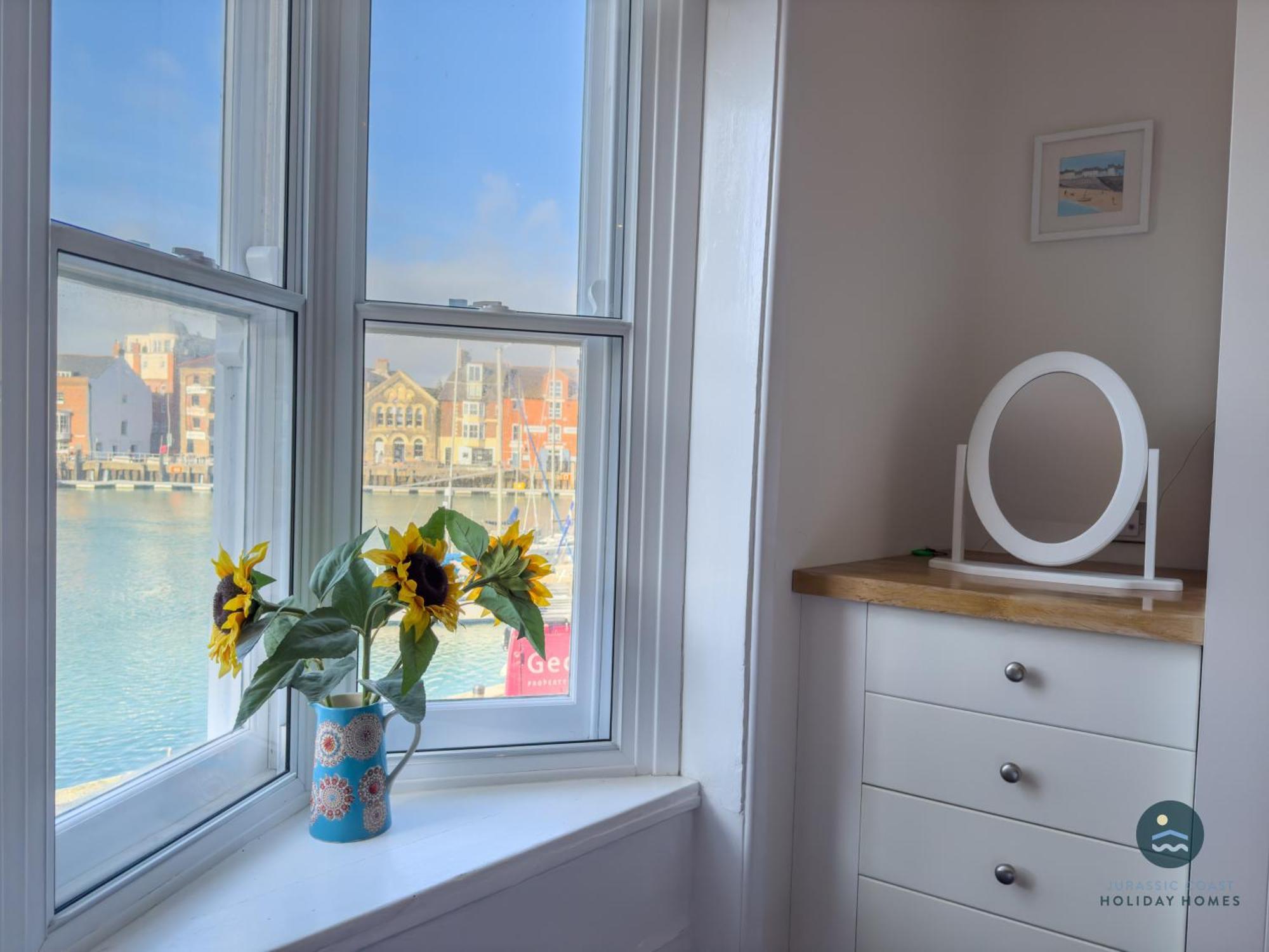 Cornerstone - Harbourside Retreat *